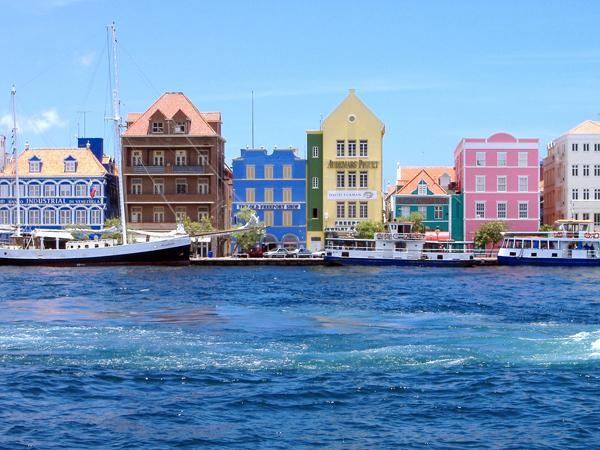 Digicel delivering fibre connectivity to schools in Curaçao