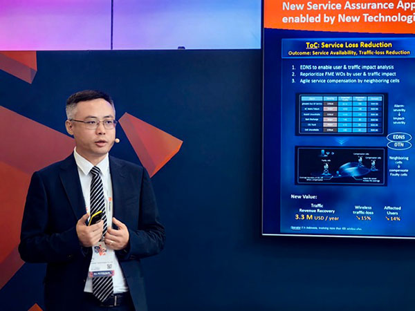 Lucas Lu, President of Huawei ICT Assurance & Managed Services Dept, interpreting the White Paper 2.0