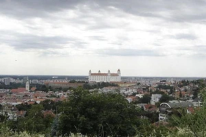 Orange Slovensko and Enery sign solar energy deal
